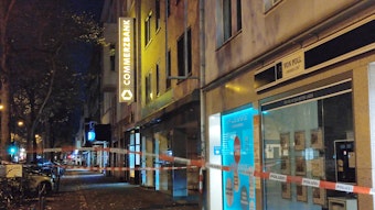 Versuchte Geldautomatensprengung bei der Commerzbank auf der Dürener Straße in Köln-Lindenthal
