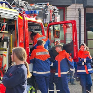 Freiwillige Feuerwehr Leichlingen bekommt neue Fahrzeuge, mit Herbert Reul 0511