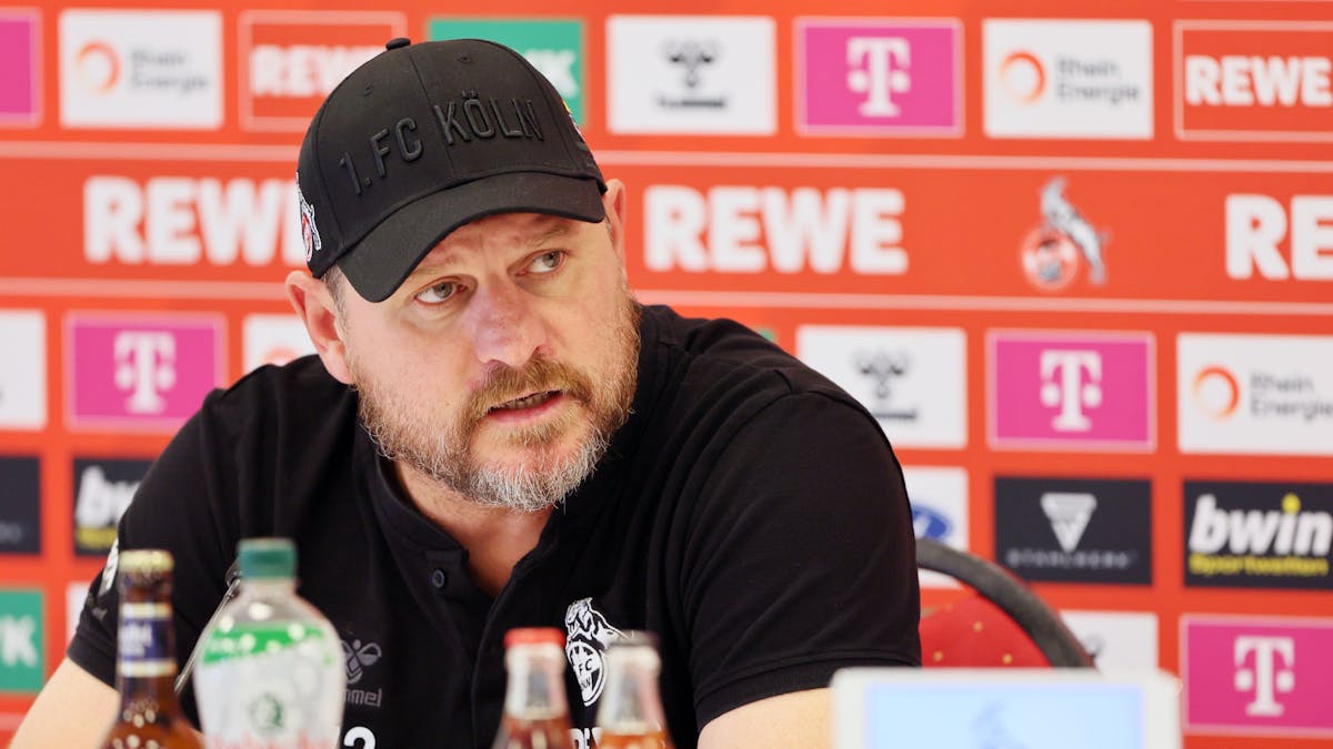 FC-Trainer Steffen Baumgart bei einer Pressekonferenz im Geißbockheim, hier am 19. Oktober 2022