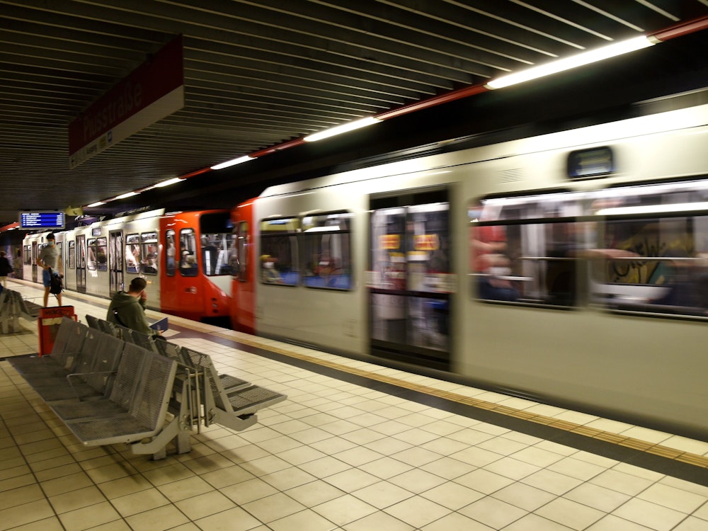 Die U-Bahn-Haltestelle Piusstraße in Ehrenfeld