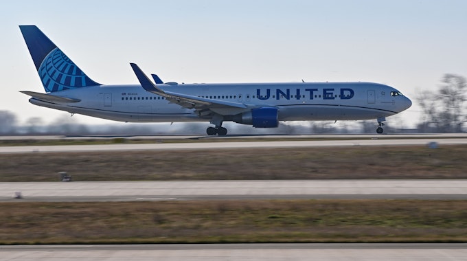Das Symbolfoto zeigt ein Passagierflugzeug von „United Airlines“.