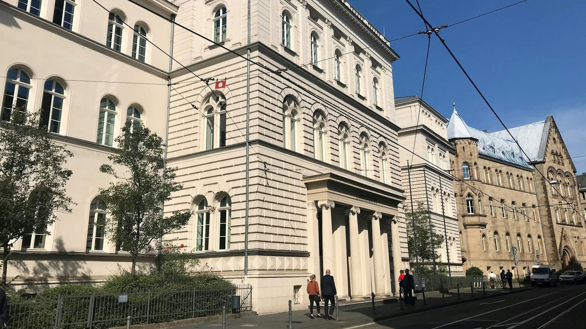 Der Eingang zum Landgericht Bonn auf der Wilhelmstraße
