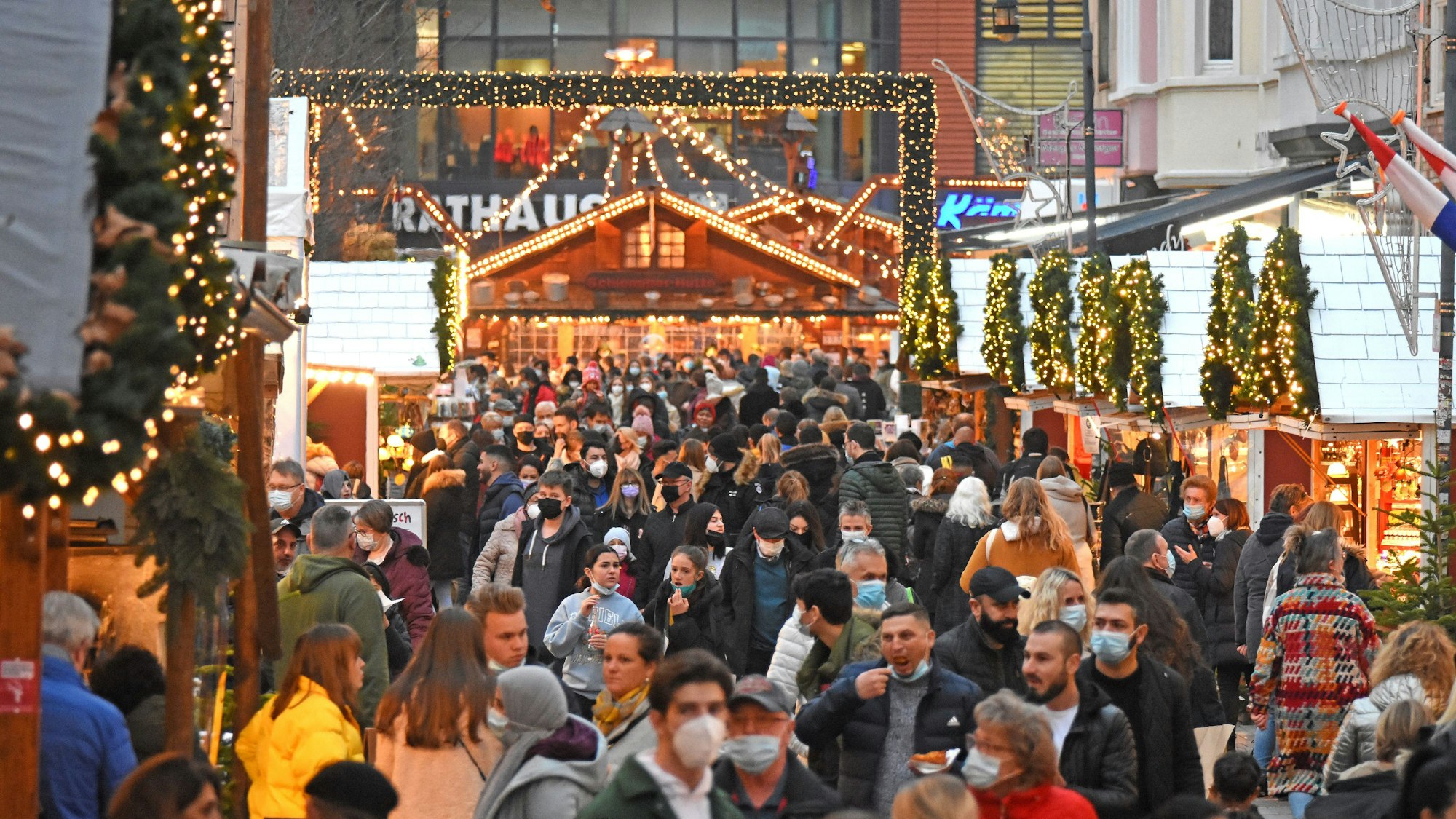 Weihnachtsmarkt in Wiesdorf unter Corona Auflagen
Foto: Britta Berg