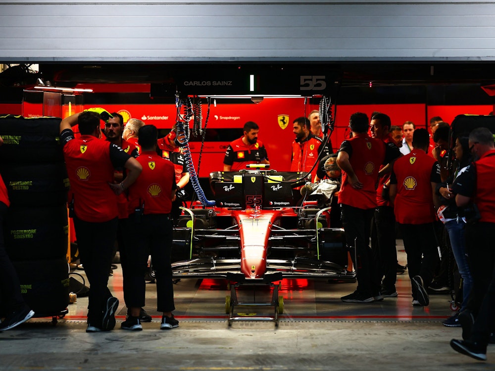 Carlos Sainz mit dem Ferrari im Autodromo Jose Carlos Pace