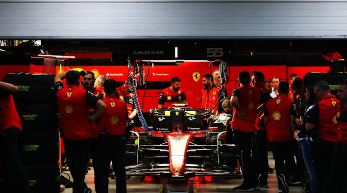 Carlos Sainz mit dem Ferrari im Autodromo Jose Carlos Pace