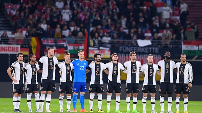 Das Team der Deutschen Nationalmannschaft vor dem Nations-League-Spiel gegen Ungarn am 23. September 2022.