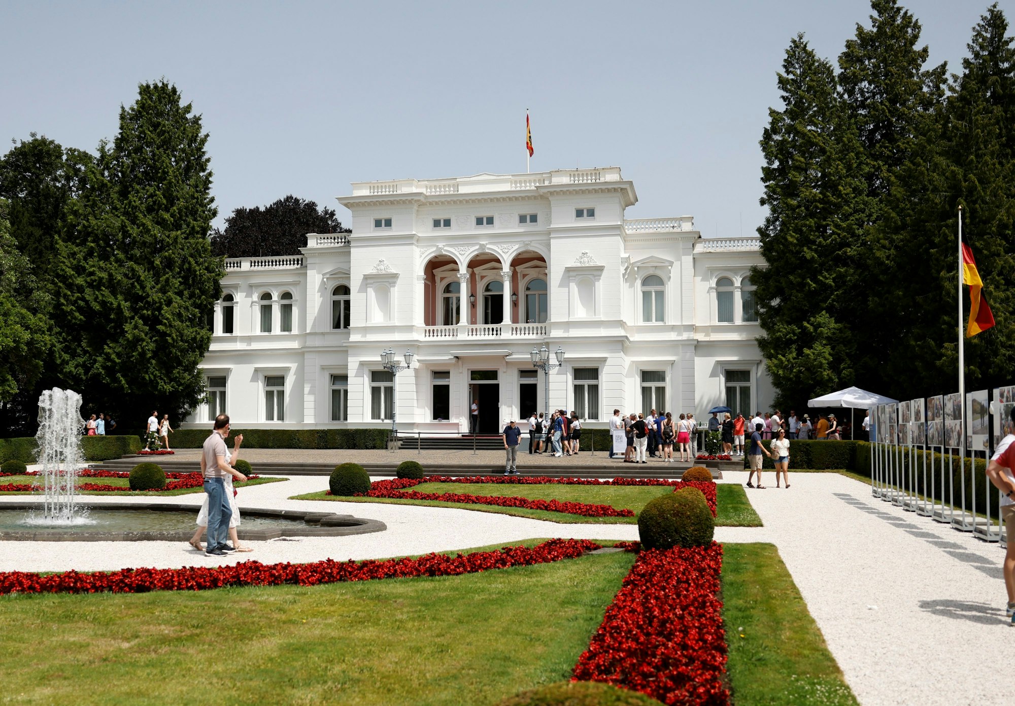Die Villa Hammerschmidt in Bonn bei einem Tag der offenen Tür am 18. Juni 2022