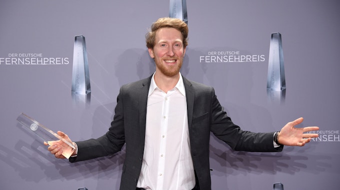 Louis Klamroth ist Preisträger in der Kategorie "Bester Nachwuchs" bei der Verleihung des 19. Deutschen Fernsehpreises im Kölner Palladium. 