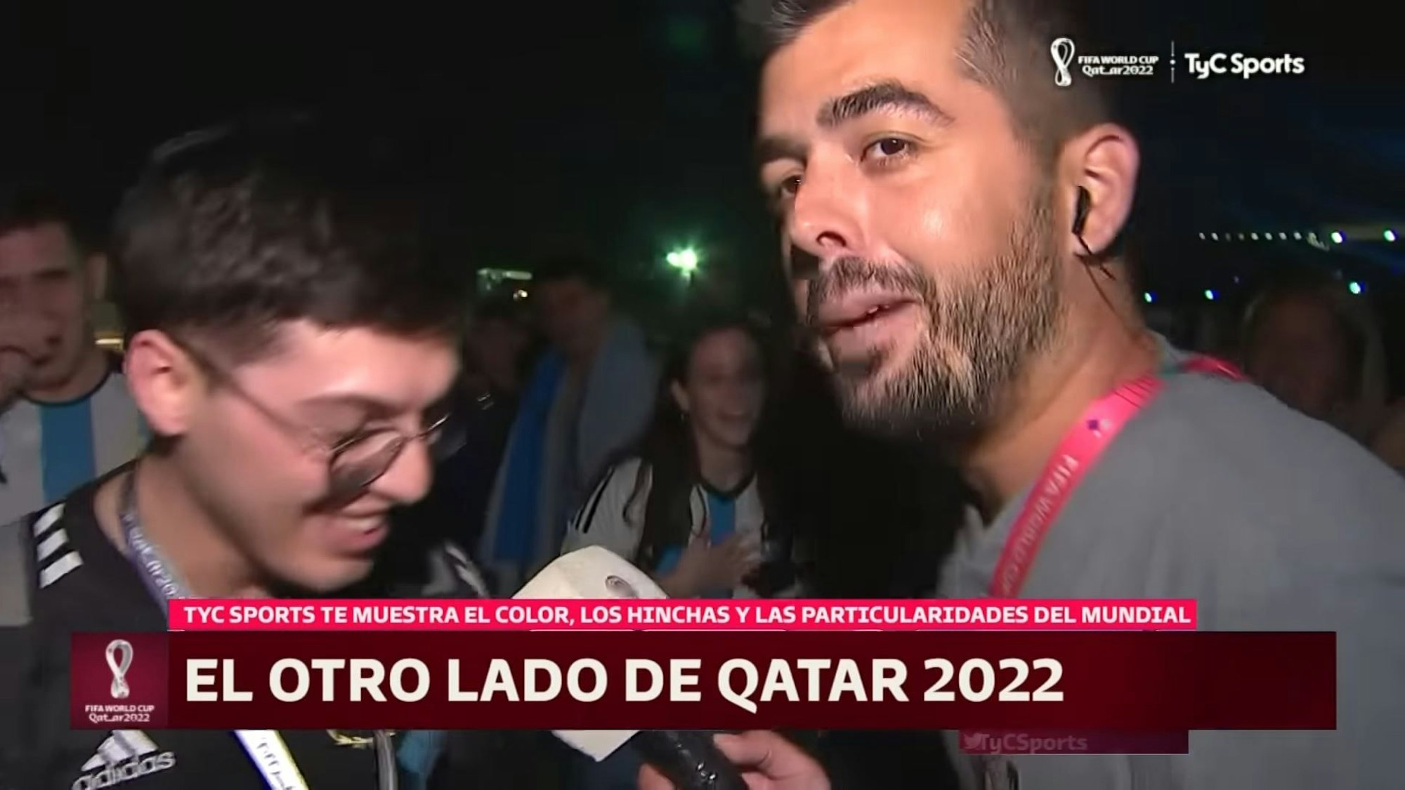 Der argentinische TV-Reporter Matias Pelliccioni berichtet über argentinische Fans, die bereits zur WM nach Katar gereist sind. Screenshot des Berichts vom Sender TyC Sports 