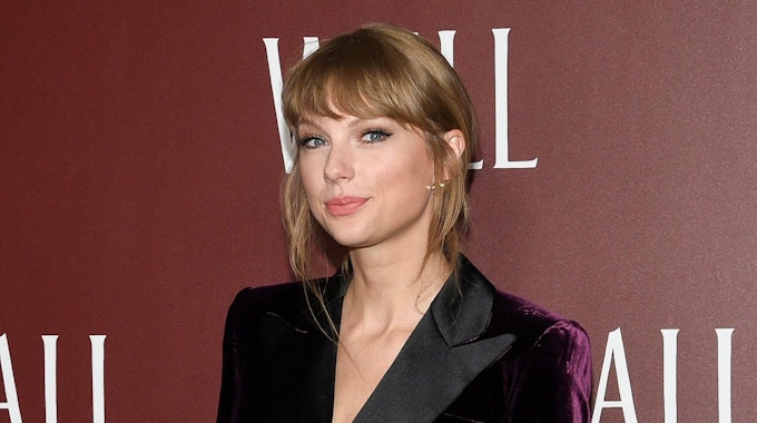 Taylor Swift posiert am 12. November 2021 in New York.
