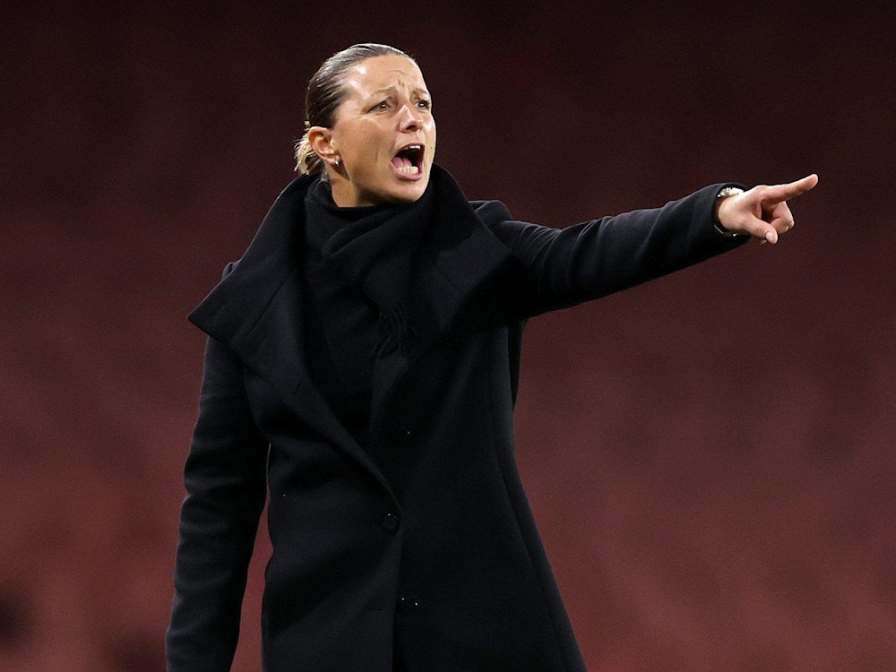 LONDON, ENGLAND - OCTOBER 27: Inka Grings, Head Coach of FC Zurich reacts during the UEFA Women's Champions League group C match between Arsenal and FC Zürich at Emirates Stadium on October 27, 2022 in London, England. (Photo by Julian Finney/Getty Images)