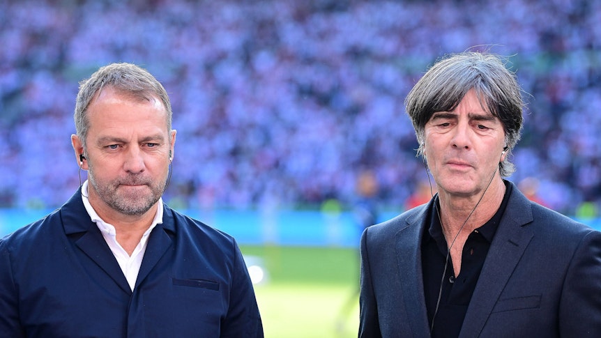 Bundestrainer Hans-Dieter „Hansi“ Flick (Deutschland) und Joachim „Jogi“ Löw geben ein Interview.