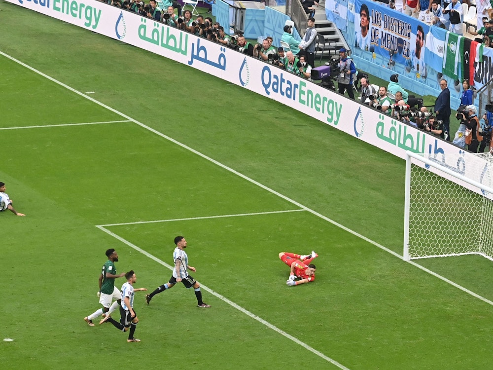 Saleh Al-Shehri erzielt den 1:1-Ausgleich für Saudi-Arabien im Spiel gegen Argentinien.