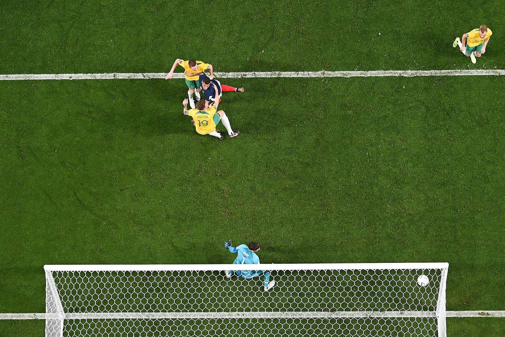 Kylian Mbappé erzielt das 3:1 im WM-Spiel gegen Australien.