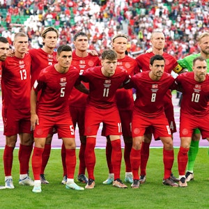 Die dänische Nationalmannschaft posiert für die Fotografen.