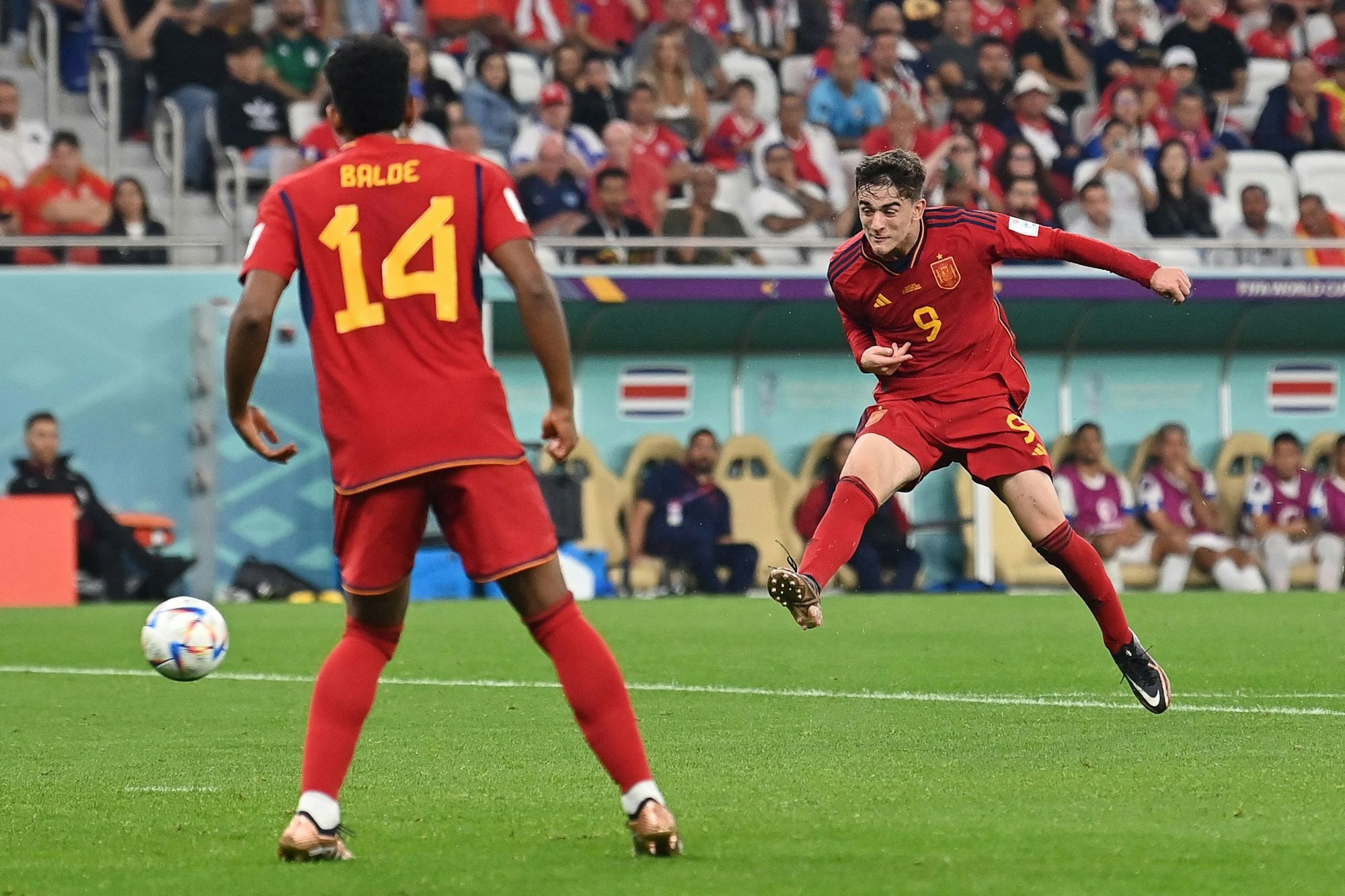 Gavi erzielt das 5:0 für Spanien gegen Costa Rica.