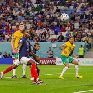 Debüt in der Nachspielzeit: Gladbach-Star feiert ersten WM-Sieg mit Frankreich