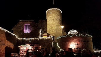 Rureifel: Charles Dickes Weihnachtsmarkt Burg Heimbach