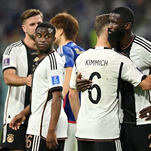 Die DFB-Stars Antonio Rüdiger, Joshua Kimmich, Youssoufa Moukoko und Niclas Füllkrug sind nach der Niederlage bei der WM 2022 gegen Japan bedient