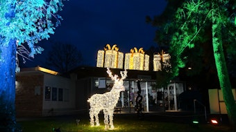 Weihnachtliche Beleuchtung und Dekoration im Zoo in der Adventszeit. Foto: Uwe Weiser