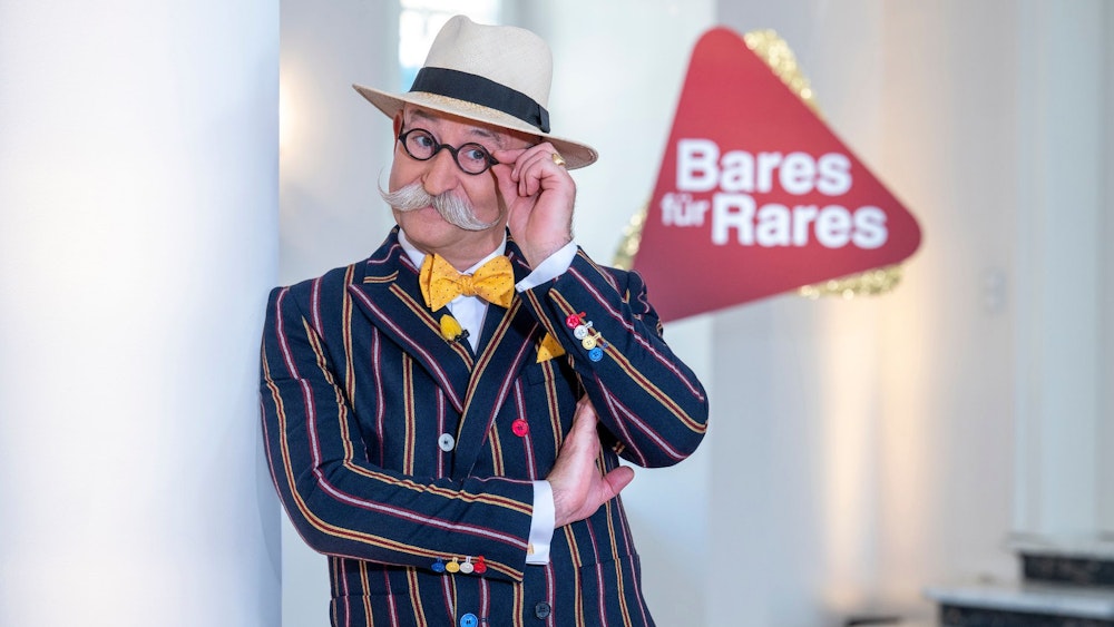 Horst Lichter, hier bei einem Fototermin für „Bares für Rares“, moderiert die ZDF-Trödelshow.