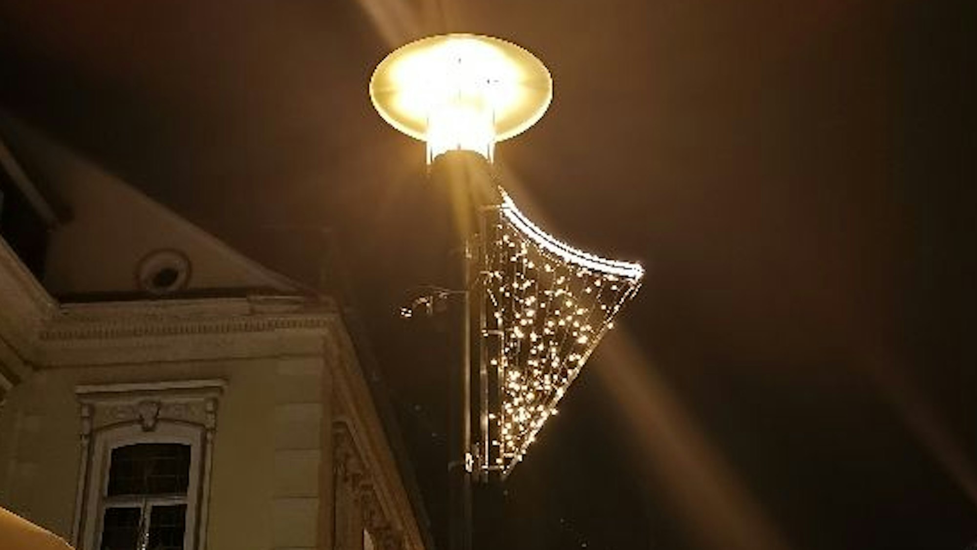 Die neue Weihnachtsbeleuchtung in Burscheid 241122