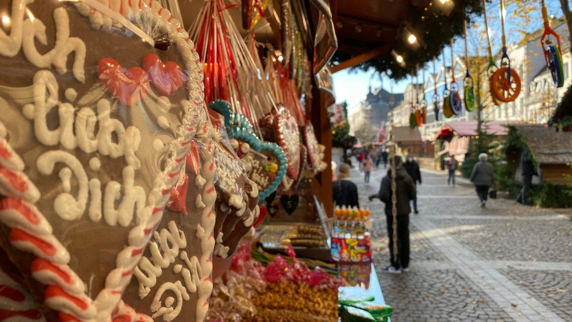 Der Brühler Weihnachtsmarkt zählt zu den größten Veranstaltungen dieser Art im Kölner Umland.