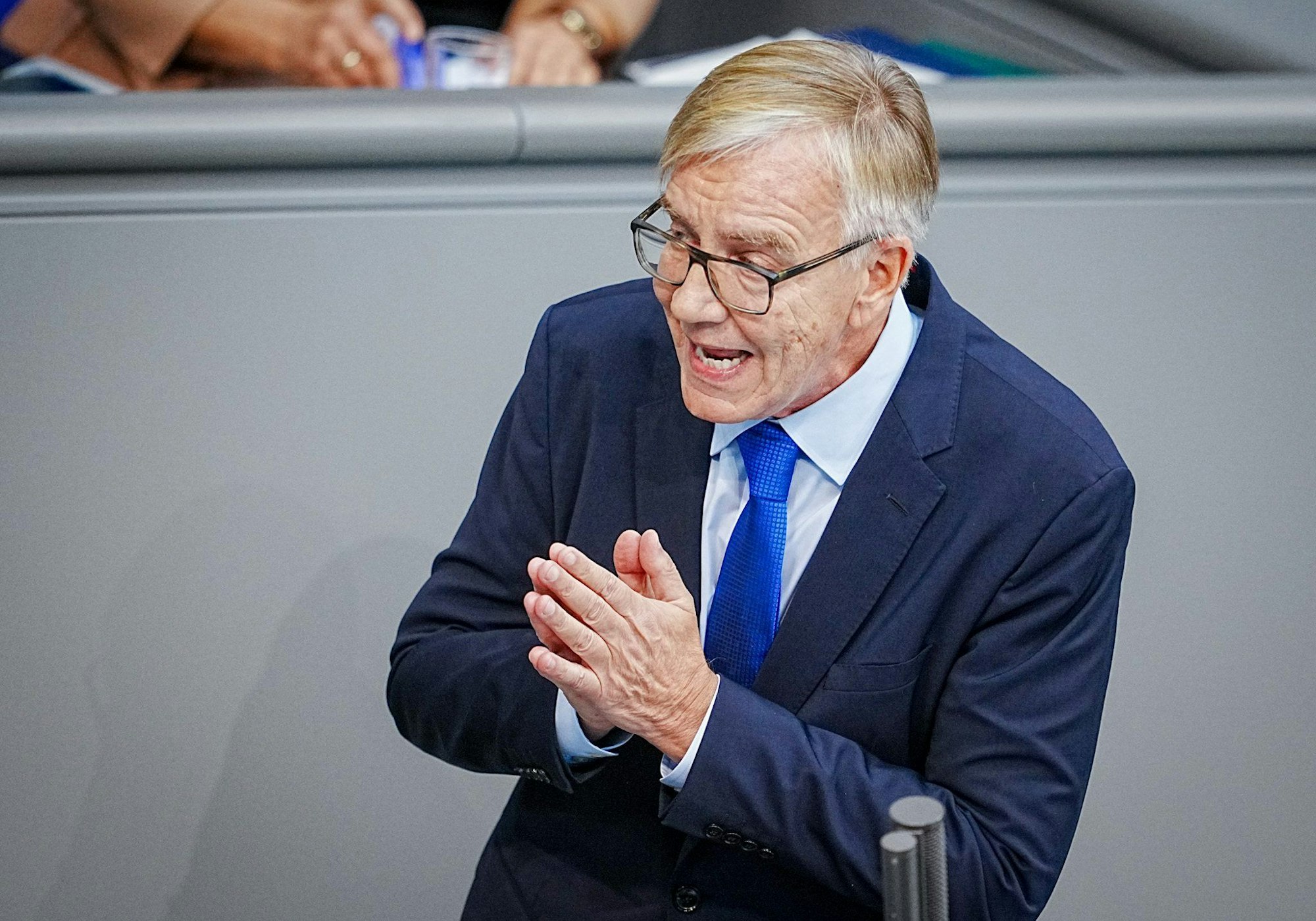 Dietmar Bartsch, Fraktionsvorsitzender der Partei Die Linke, spricht im Bundestag an der Generaldebatte der Haushaltswoche.
