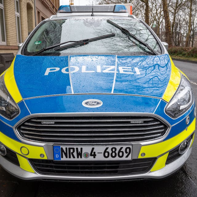 Ein Einsatzfahrzeug der Kölner Polizei (Symbolbild)