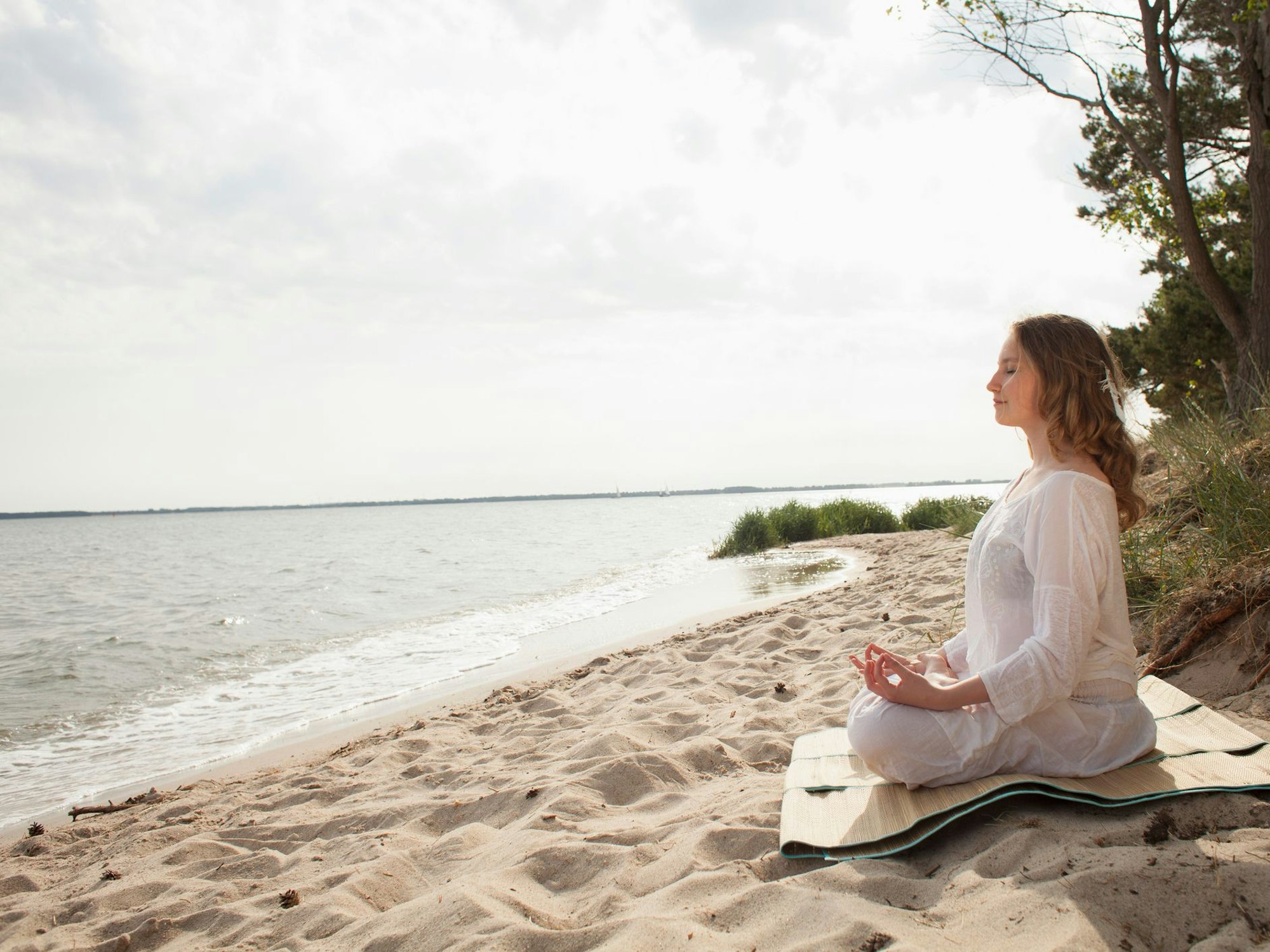 Meditieren am Strand? Das geht an der Ostsee!