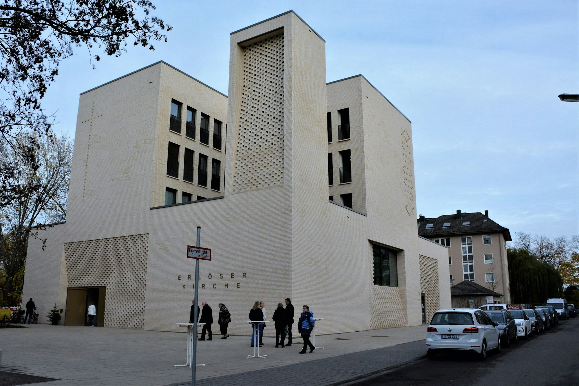 Das Gebäude der neuen Erlöserkiche in Köln-Weidenpesch.