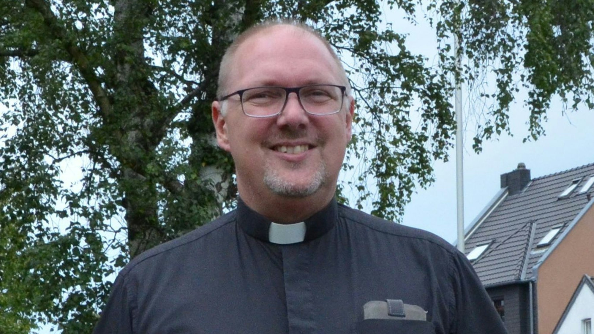 Hermann-Josef Zeyenn ist der Leitende Pfarrer der Pfarreiengemeinschaft Troisdorf.