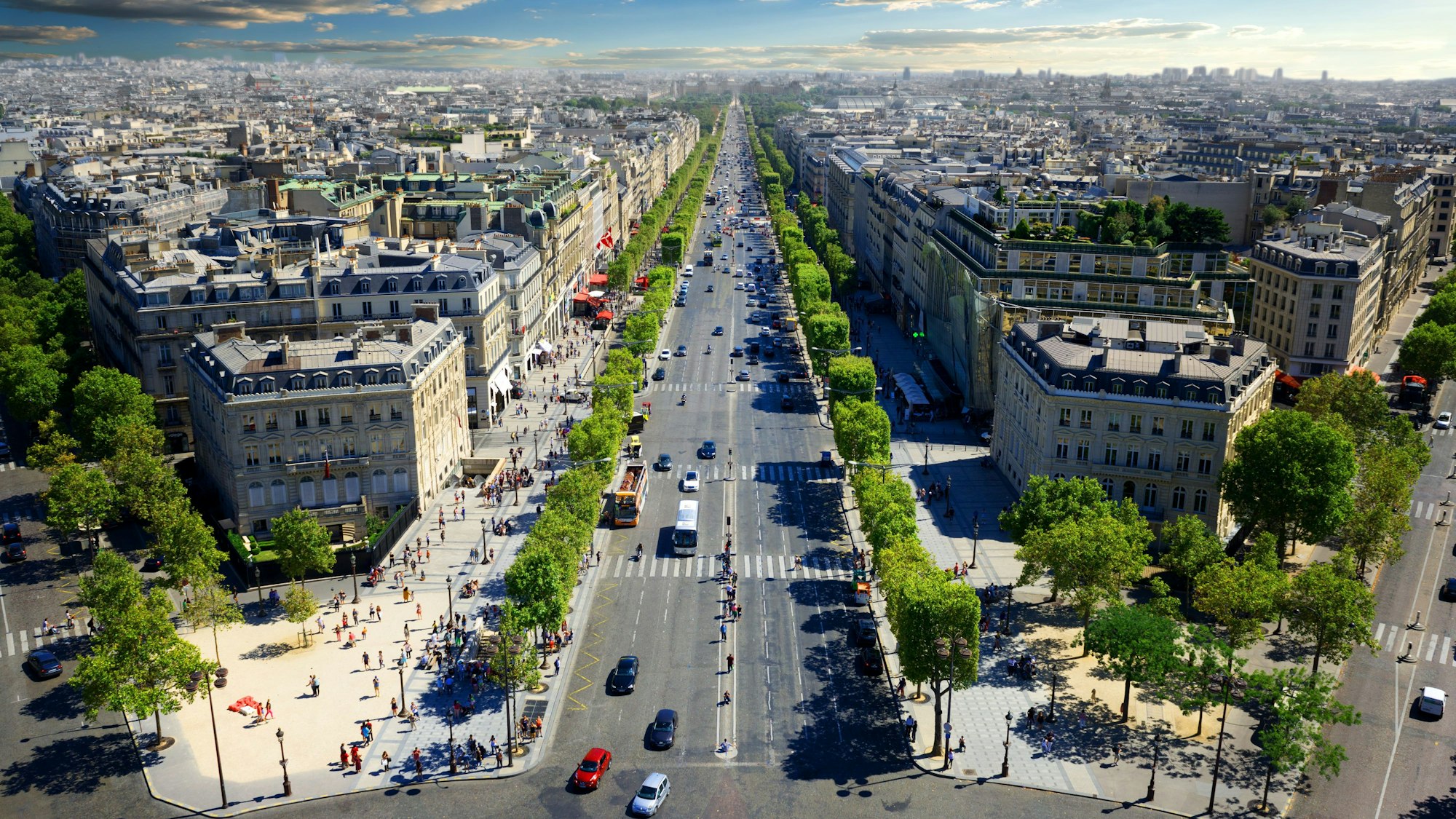 Blick auf die „Avenue des Champs Elysees“ vom Dach des Triumphbogens.