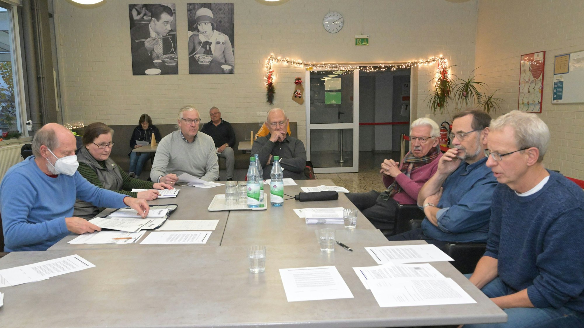 Das Foto zeigt die Vertreter von BUND-Kreisgruppen und Bürgervereinen beim Pressegespräch im Haus der Gemeinnützigen Werkstätten Köln (GWK) in Bergisch Gladbach-Gronau.
