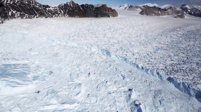 Gletscher und Schnee in der Antarktis.