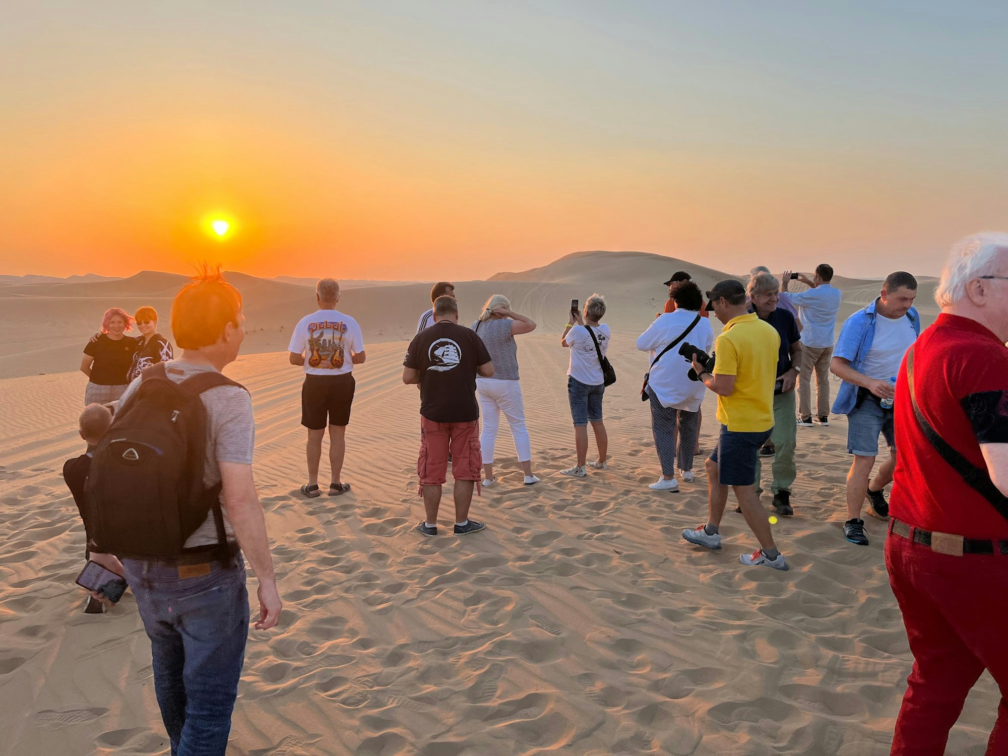 Deutsche Fans bei einer Wüsten-Safari.