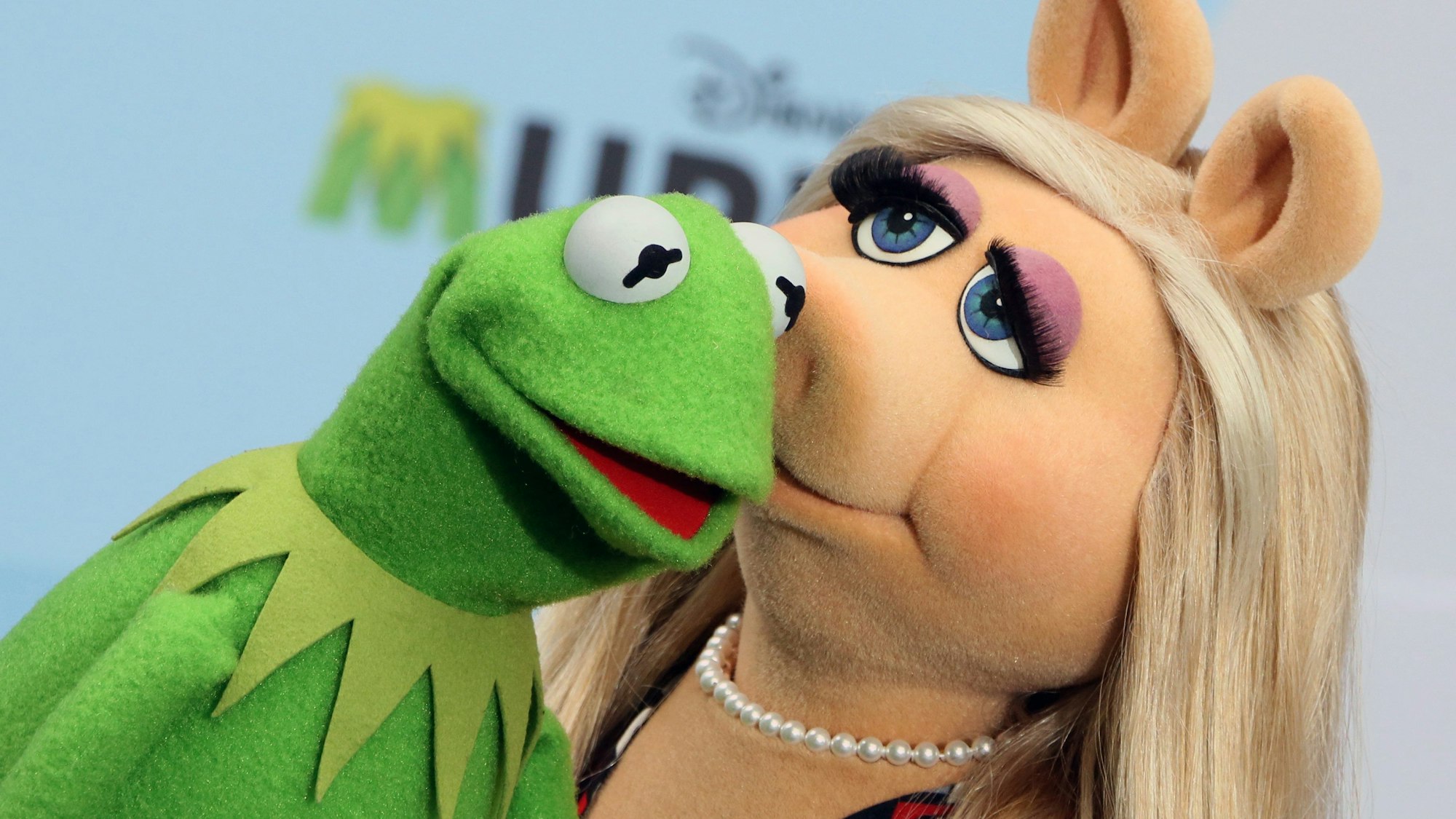 Kermit der Frisch mit seiner großen Liebe Miss Piggy.