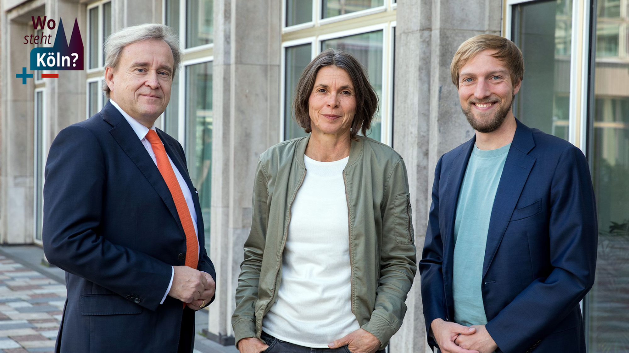 Bernd Petelkau, Christiane Martin und Christian Achtelik stehen vor dem Kölner Rathaus.