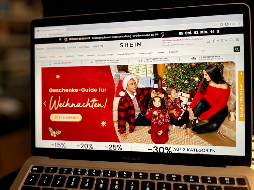 Blick auf die Internetseite des beliebten Online-Shops Shein: Die Ultra-Fast-Fashion-Marke verkauft laut Greenpeace Kleidung mit schädlichen Substanzen, die mitunter auch krebserregend sein können.