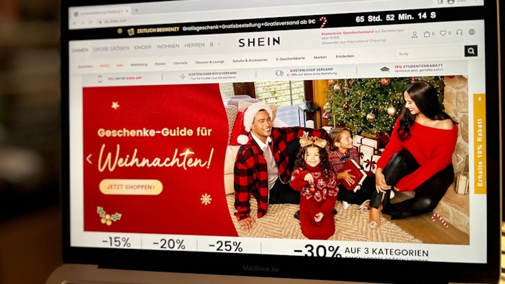 Blick auf die Internetseite des beliebten Online-Shops Shein: Die Ultra-Fast-Fashion-Marke verkauft laut Greenpeace Kleidung mit schädlichen Substanzen, die mitunter auch krebserregend sein können.