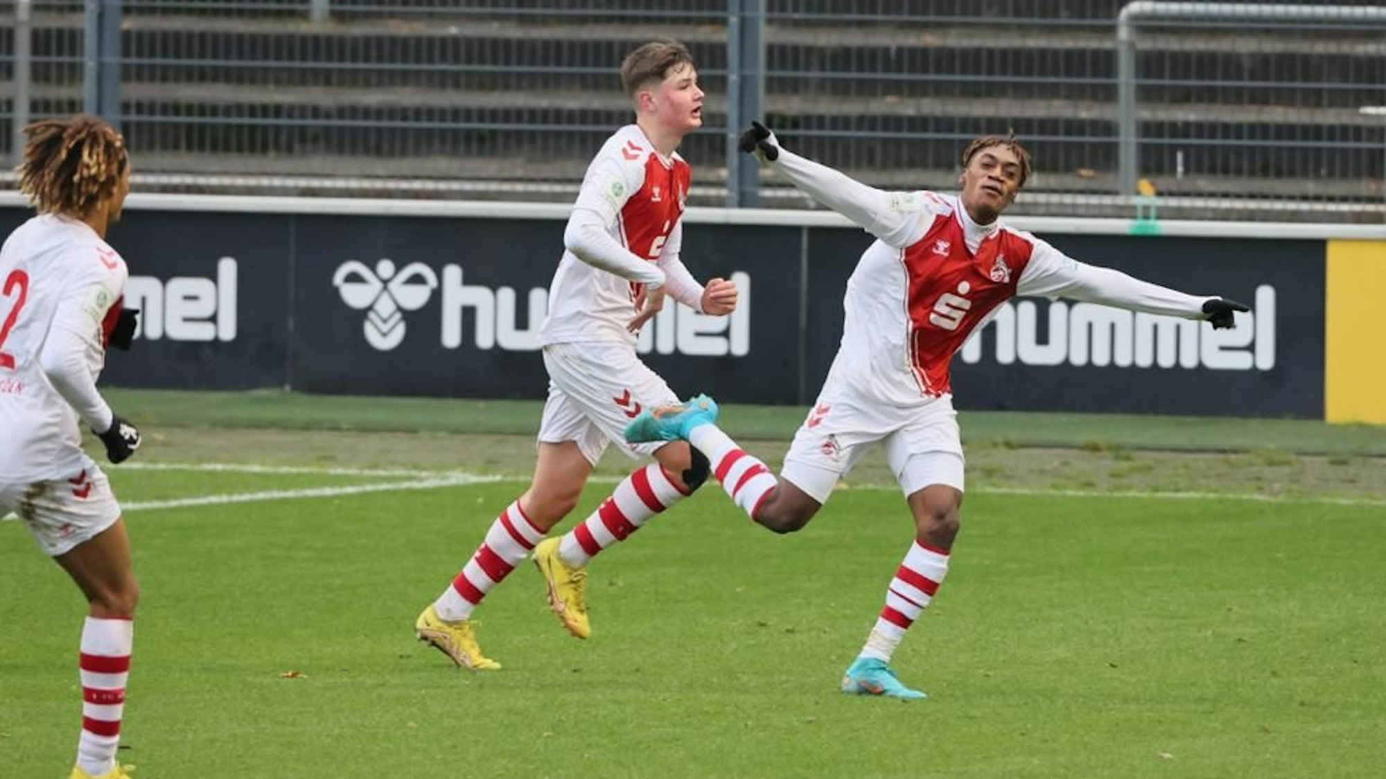 Kölns Justin Diehl jubelt über seinen Siegtreffer gegen die U19 von Preußen Münster.