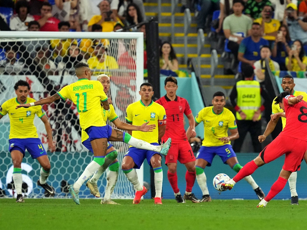 Lucas Paqueta erzielt das Tor zum 1:4 für Südkorea im WM-Achtelfinale gegen Brasilien.