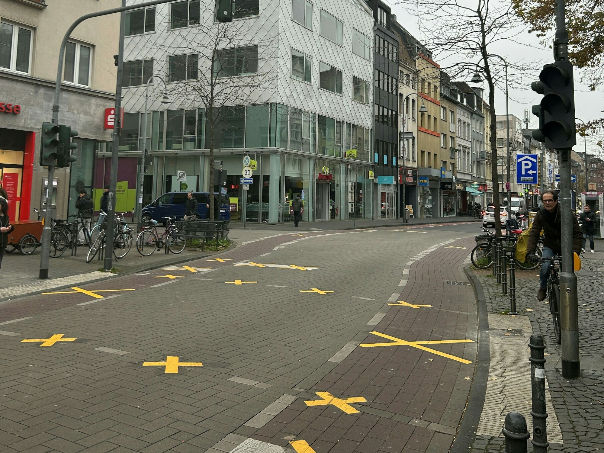 Auf der Venloer Straße gilt nun Tempo 20.