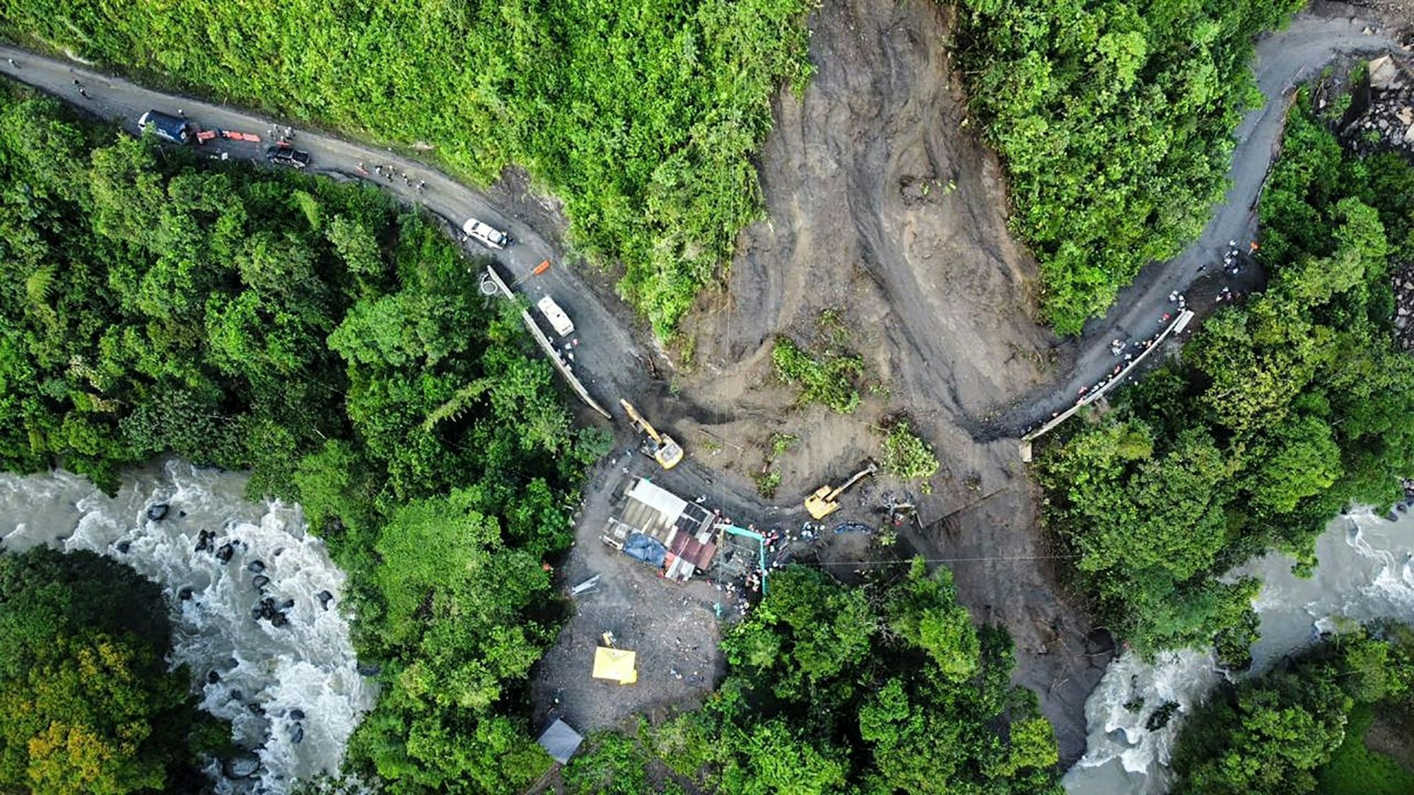 Luftaufnahme eines Erdrutsches an einem Berg im Sektor El Ruso, Gemeinde Pueblo Rico, im Nordwesten Bogotas, Kolumbien, am 5. Dezember 2022.