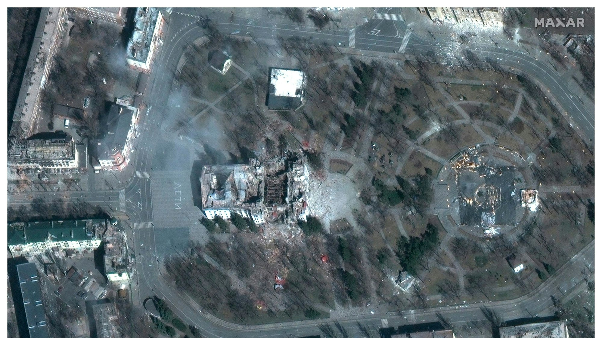Das zerstörte Theater in Mariupol am 29. März 2022 in einer Luftaufnahme