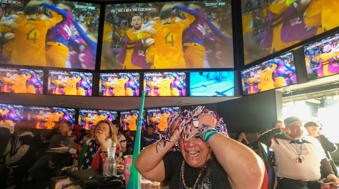 Fußballfan Misty Alvarez reagiert bei der Zuschauerparty nach dem Tor der Niederlande gegen die USA.