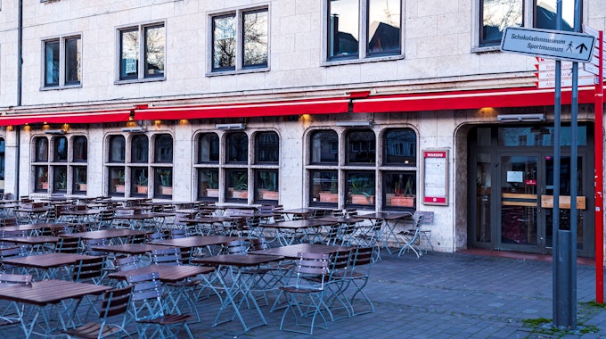 Das Foto zeigt das ehemalige Steakhaus Maredo am Kölner Heumarkt.