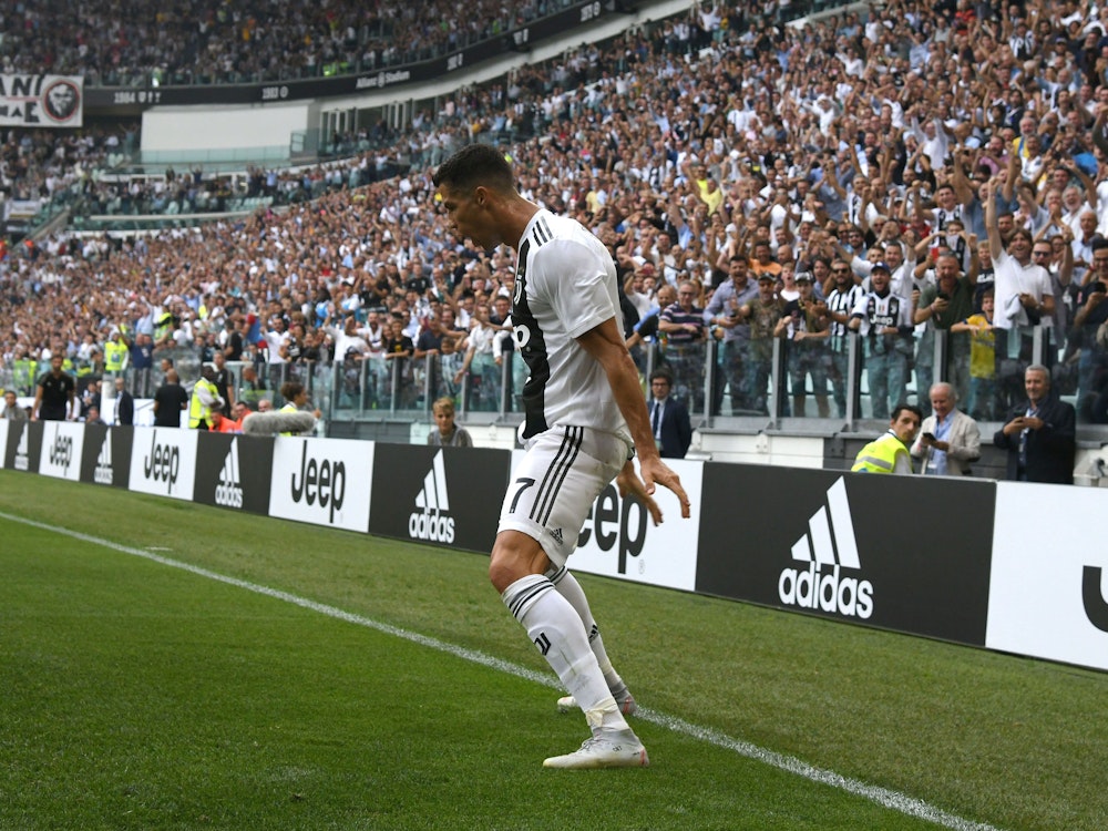 Cristiano Ronaldo vom FC Juventus feiert sein Tor.