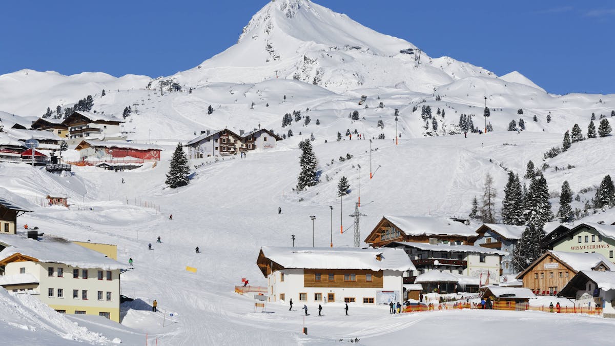 Zusehen ist das Skigebiet Obertauern im Salzburger Land, Österreich.