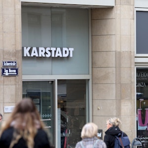 Nach der Ankündigung des Kaufhauskonzerns Galeria Karstadt Kaufhof, zahlreiche Häuser in Deutschland zu schließen, mehrt sich die Sorge.